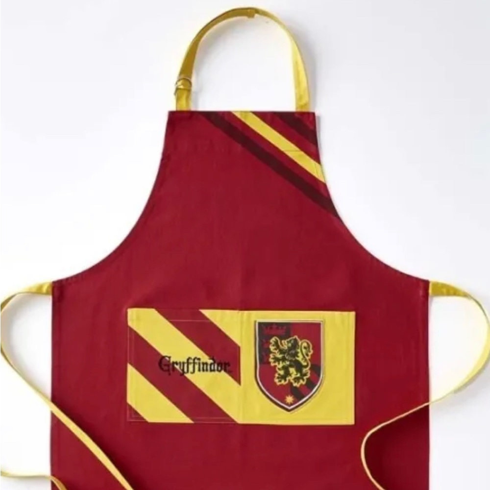 new Harry Potter, Gryffindor William Sonoma apron